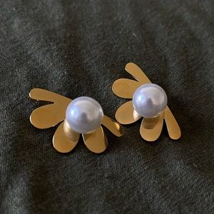 SOLD - New Gold scallop/half flower shaped earrings with big pearl-like sphere